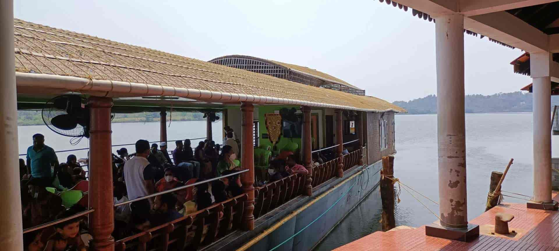Scenic Parassinikadavu along the Valapattanam River